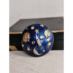 Vintage broche med sol, m�ne, stjerner. Bl� emalje og rhinsten 1990'erne