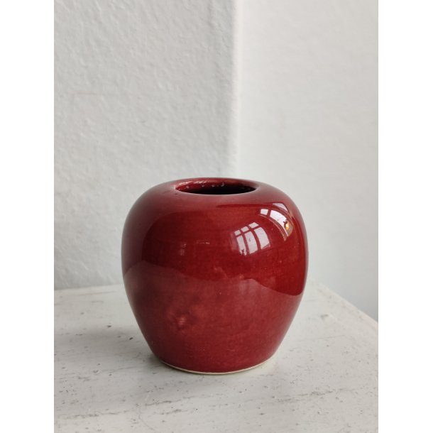 Bordeaux lysestage eller minivase, svensk 1960'erne