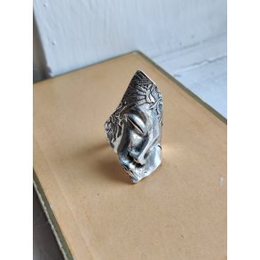 Unik s�lvring med ansigt, str 55