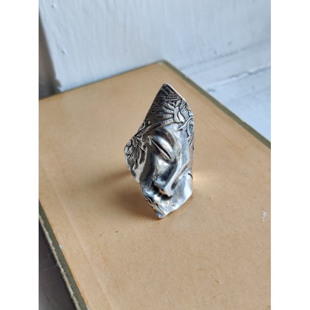 Unik s�lvring med ansigt, str 55