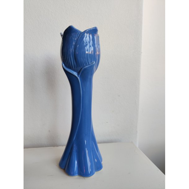 Smuk lysebl� tulipanvase fra S�dahl