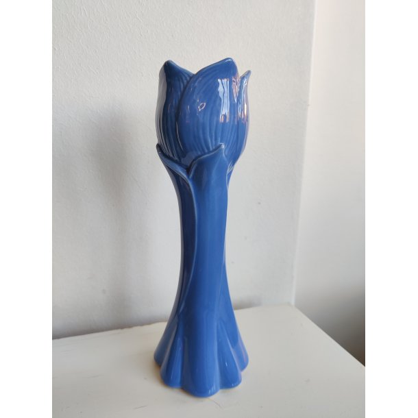Smuk lysebl� tulipanvase fra S�dahl