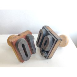 Gamle gummistempler med tal 10 og 90