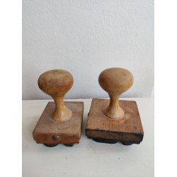 Gamle gummistempler med tal 10 og 90