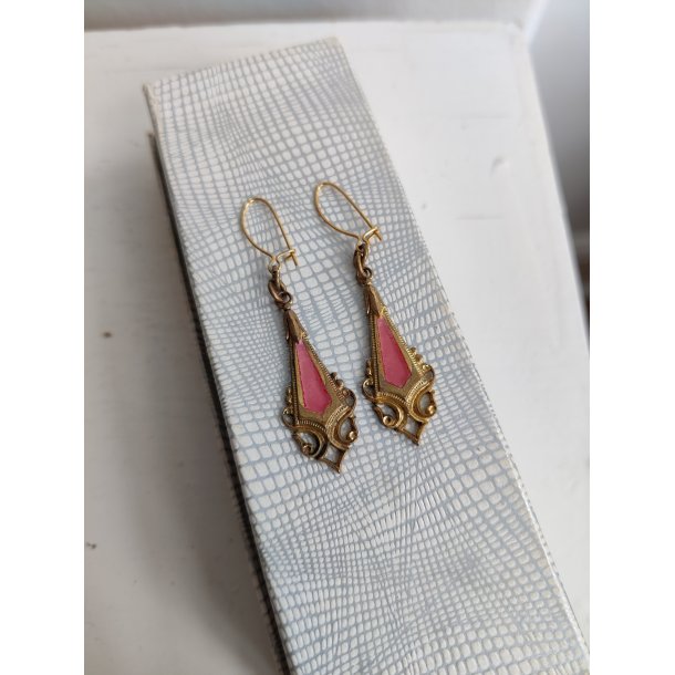 Romantiske vintage �reringe, lyser�d og messing