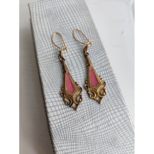 Romantiske vintage �reringe, lyser�d og messing