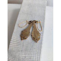 Romantiske vintage �reringe, lyser�d og messing