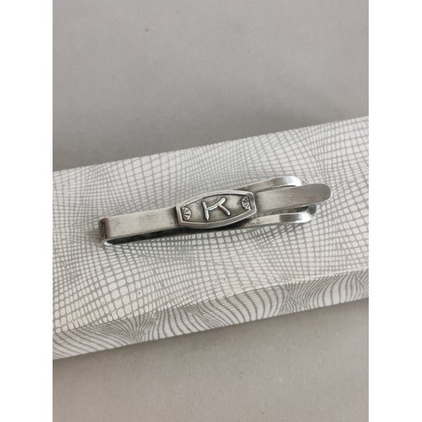 Vintage s�lv-slipsen�l med bogstavet K