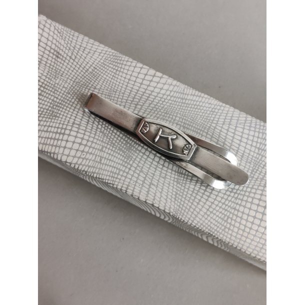 Vintage s�lv-slipsen�l med bogstavet K