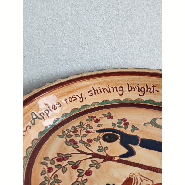 Pennsbury Pottery t�rtefad med �bletr�