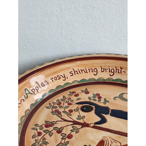 Pennsbury Pottery t�rtefad med �bletr�