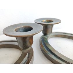 Hestesko lysestager i bruneret kobber 