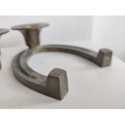 Hestesko lysestager i bruneret kobber 