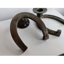 Hestesko lysestager i bruneret kobber 