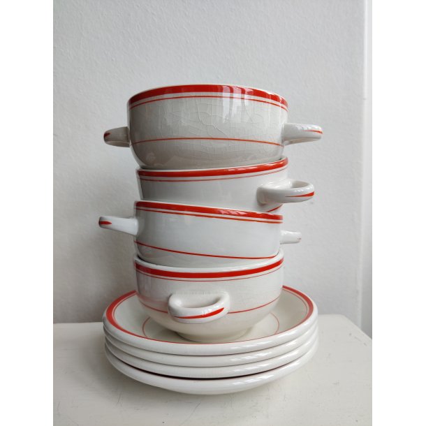 4 r�dstribede sk�le med undersk�le, Bridgwood England