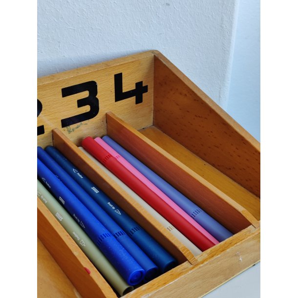 Opbevarings�ske af tr� med numre 0-4