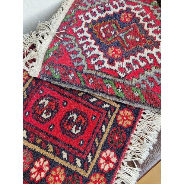 Tre sm� persiske t�pper el. m�tter