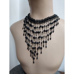 Halsk�de med sorte perler, choker/cascade 1990-2000