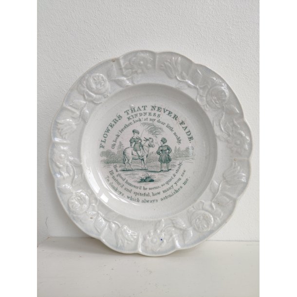 "Kindness". Antik engelsk b�rnetallerken, Flowers that never fade, ca. 1840. Gr�n.