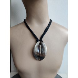 Halssmykke med stort smukt blad, fors�lvet 