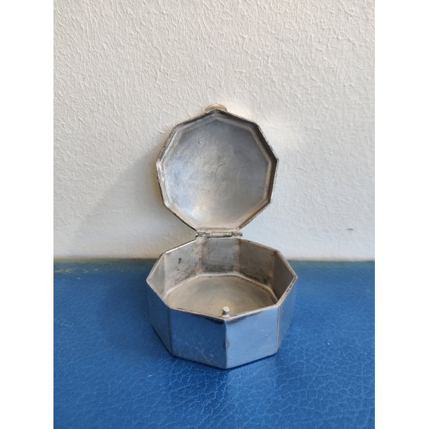 Sekskantet s�lv�ske med rose (tot�rnet)