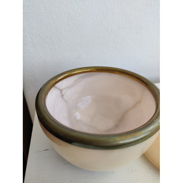 Alabast l�gkrukke med messingkant, 1930erne