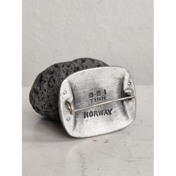 Norsk tin broche, sk�nvirkestil