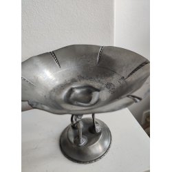 Tinopsats med tre flamingoer