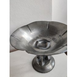 Tinopsats med tre flamingoer