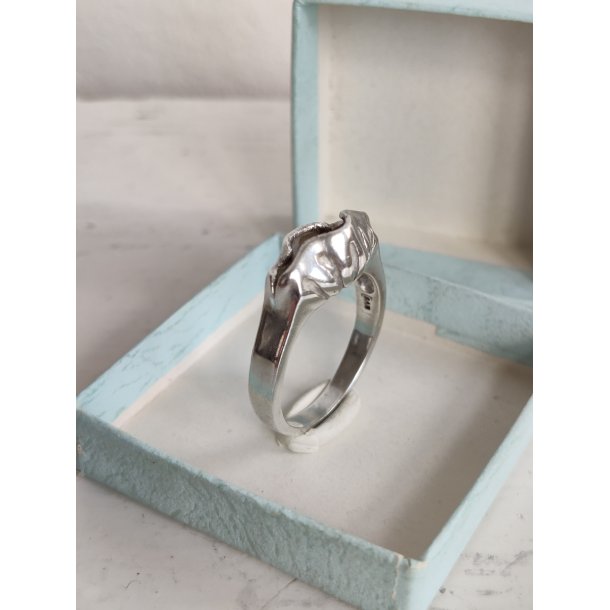 S�lvring med plads til perle