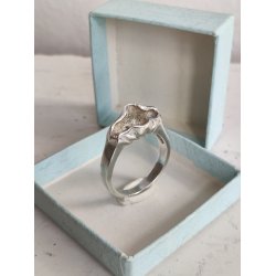 S�lvring med plads til perle