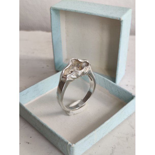 S�lvring med plads til perle