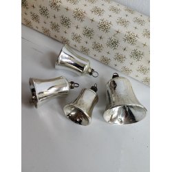 4 gamle s�lvklokker til juletr�et