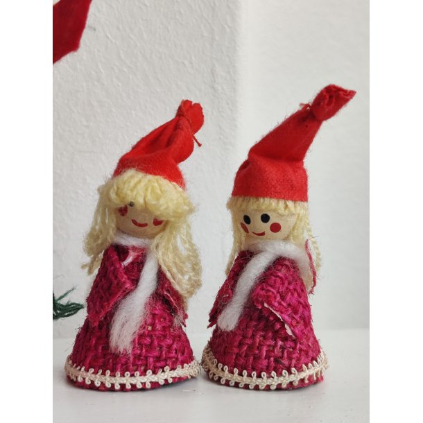 Forskellige gamle nissepiger, 4 stk