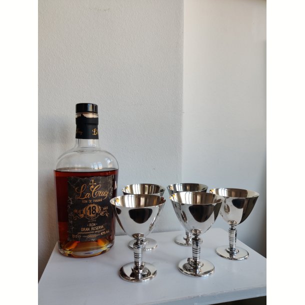 5 fors�lvede glas til portvin, rom el. lign.