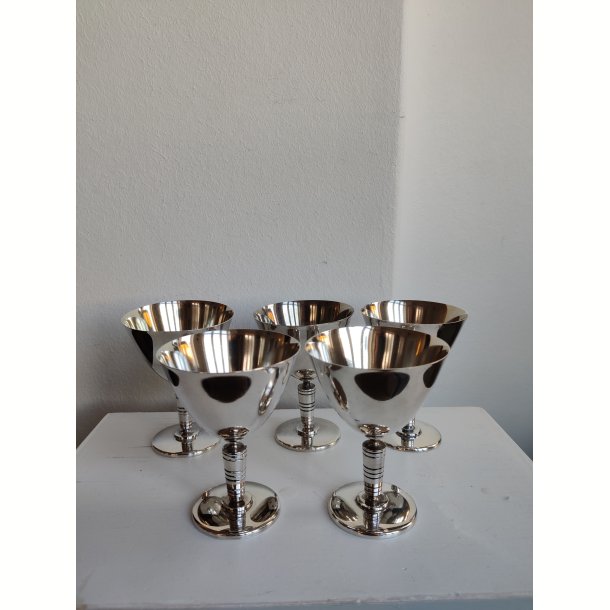 5 fors�lvede glas til portvin, rom el. lign.