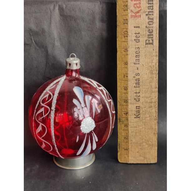 Gennemsigtig r�d. Stor vintage julekugle