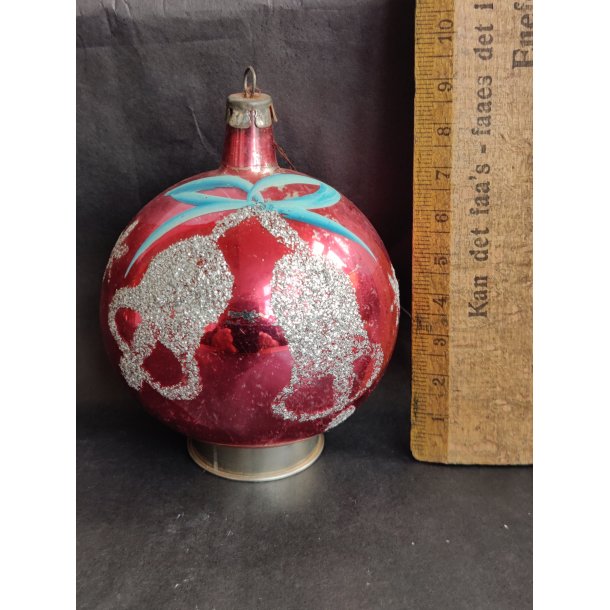 R�d med s�lvklokker. Vintage julekugle