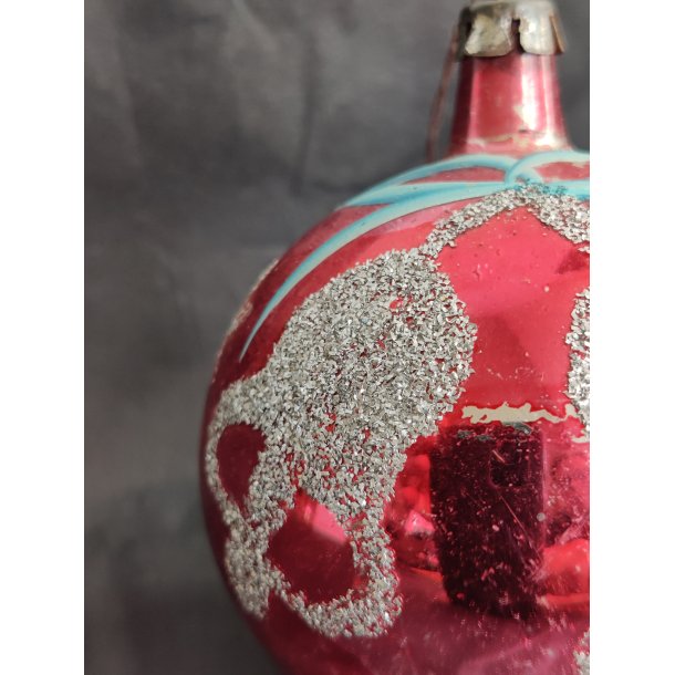 R�d med s�lvklokker. Vintage julekugle