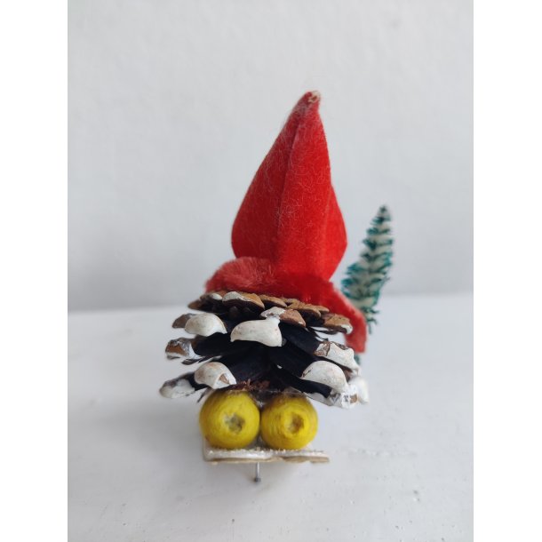 Japansk vintage ski-nisse med r�d hue