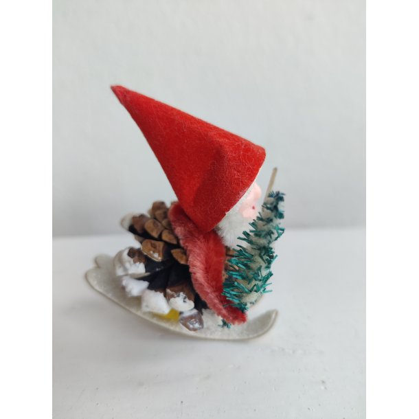 Japansk vintage ski-nisse med r�d hue