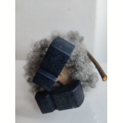 Tr�-nisse med pels og ruskind