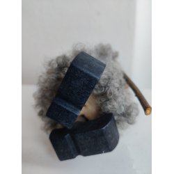 Tr�-nisse med pels og ruskind