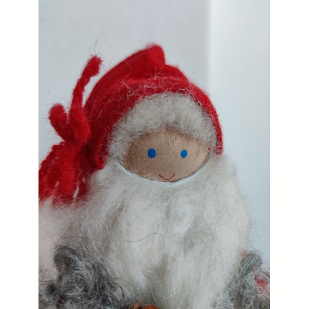 Tr�-nisse med pels og ruskind