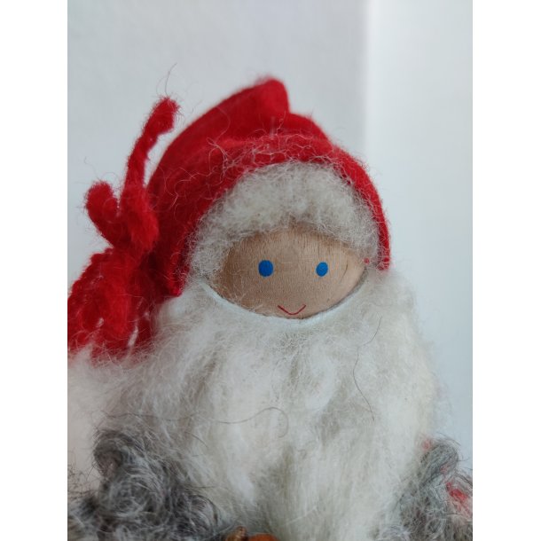 Tr�-nisse med pels og ruskind