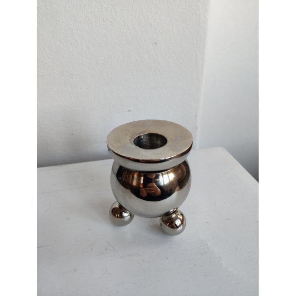 Kuglestage i metal, passer til kronelys