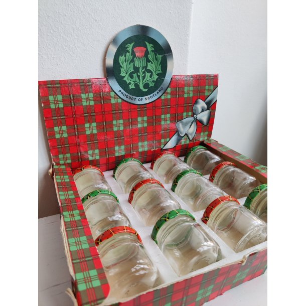 Vintage kasse med 12 mini sylteglas fra Skotland