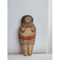 Gammel stofdukke i gr�nlandsk dragt