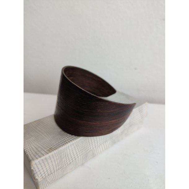 Vintage asymmetrisk armb�nd af tr�