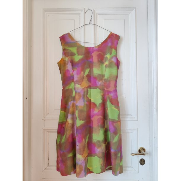 Farverig kjole, 1960'erne, med sl�jfe p� ryggen